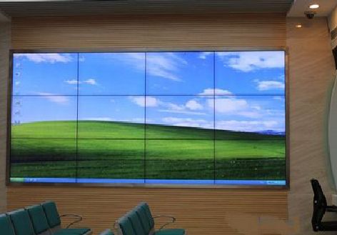 瑞丽液晶拼接屏的另类用法。